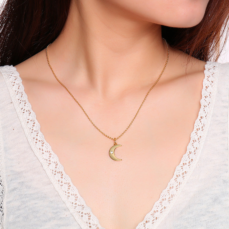 Éclat Lunaire™ - Collier plaqué or jaune 14 carats, pendentif lune avec cristal