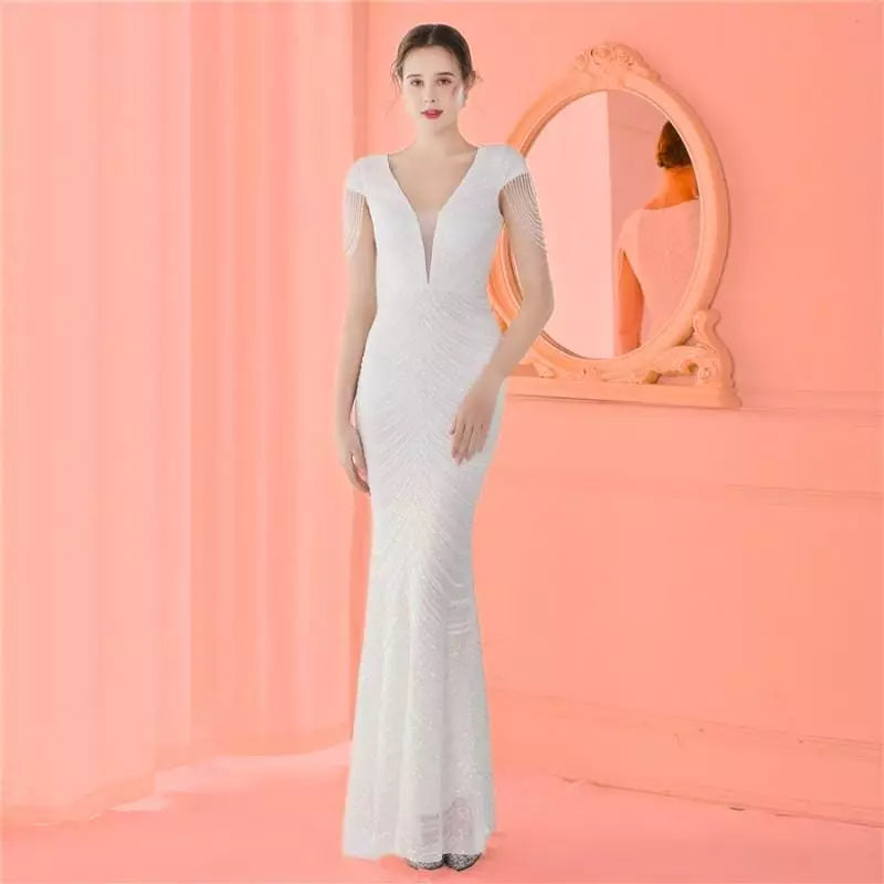 “Julia” -  Robe Longue de Gala à Sequins affinant la silhouette