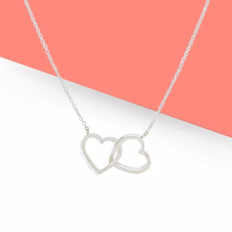 UnisCœur™ - Le collier qui scelle votre amour avec magie et passion
