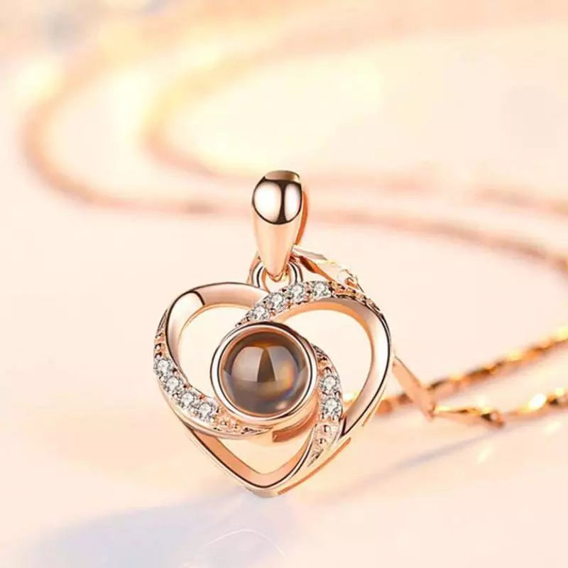 Collier "Je t’aime en 100 langues" - éternisez votre amour en beauté