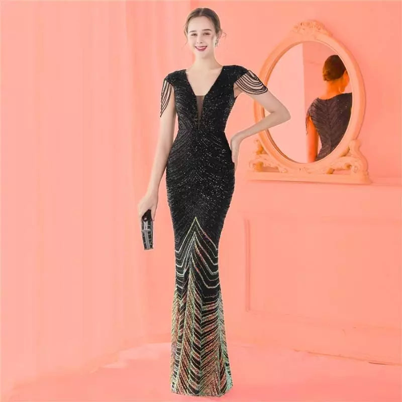 “Julia” -  Robe Longue de Gala à Sequins affinant la silhouette