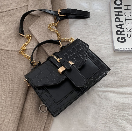 “Versailles” - La sacoche texture croco pour un style chic et intemporel
