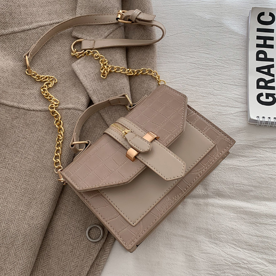 “Versailles” - La sacoche texture croco pour un style chic et intemporel