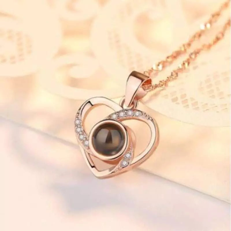 Collier "Je t’aime en 100 langues" - éternisez votre amour en beauté