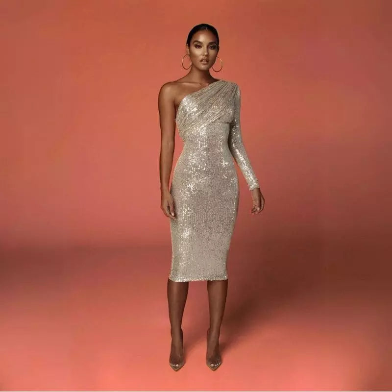"Éclat Divin" - Robe Mi-Longue Asymétrique à Sequins