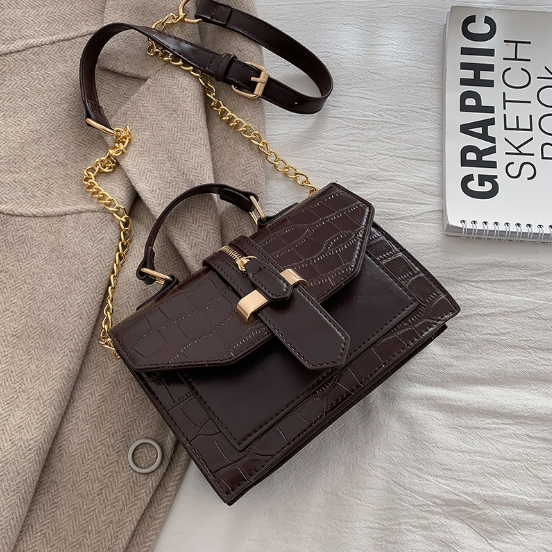 “Versailles” - La sacoche texture croco pour un style chic et intemporel
