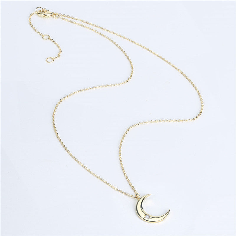 Éclat Lunaire™ - Collier plaqué or jaune 14 carats, pendentif lune avec cristal
