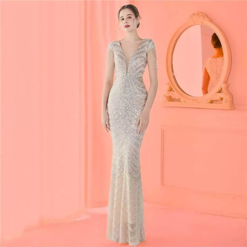 “Julia” -  Robe Longue de Gala à Sequins affinant la silhouette