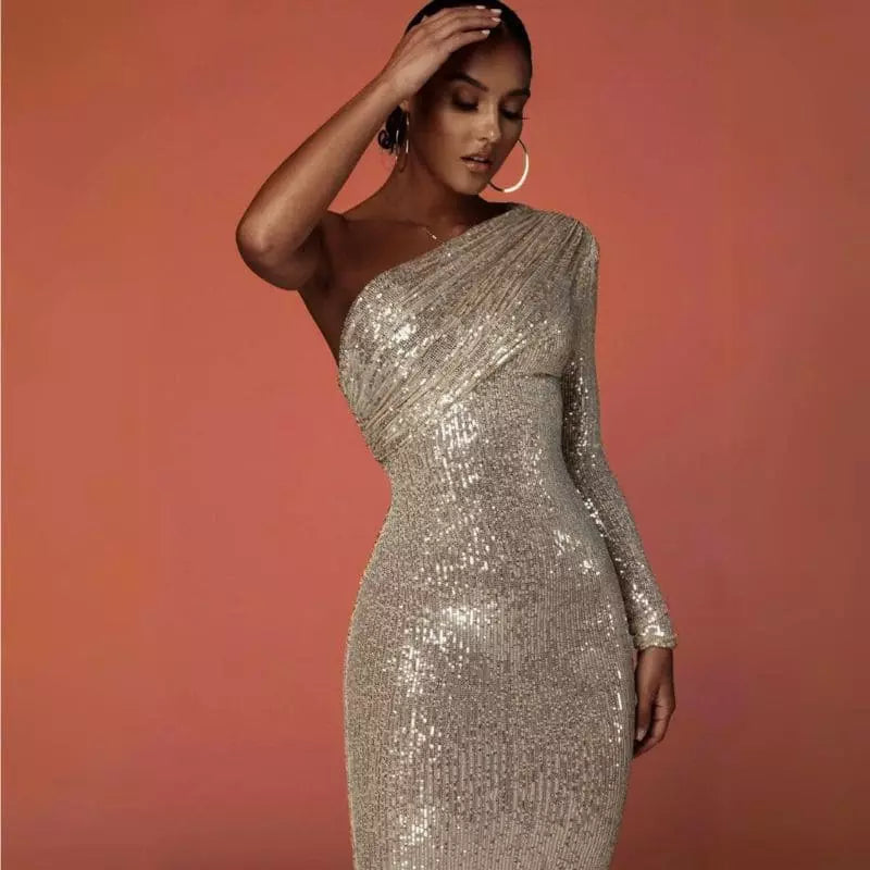 "Éclat Divin" - Robe Mi-Longue Asymétrique à Sequins