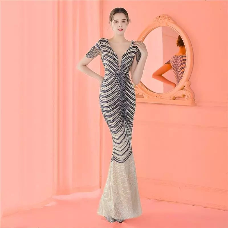 “Julia” -  Robe Longue de Gala à Sequins affinant la silhouette